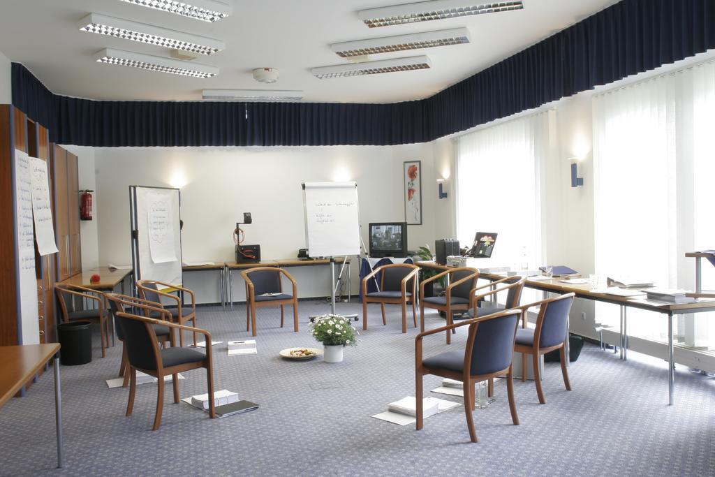 Seminar- Und Urlaubshotel Schulz Берген Екстер'єр фото